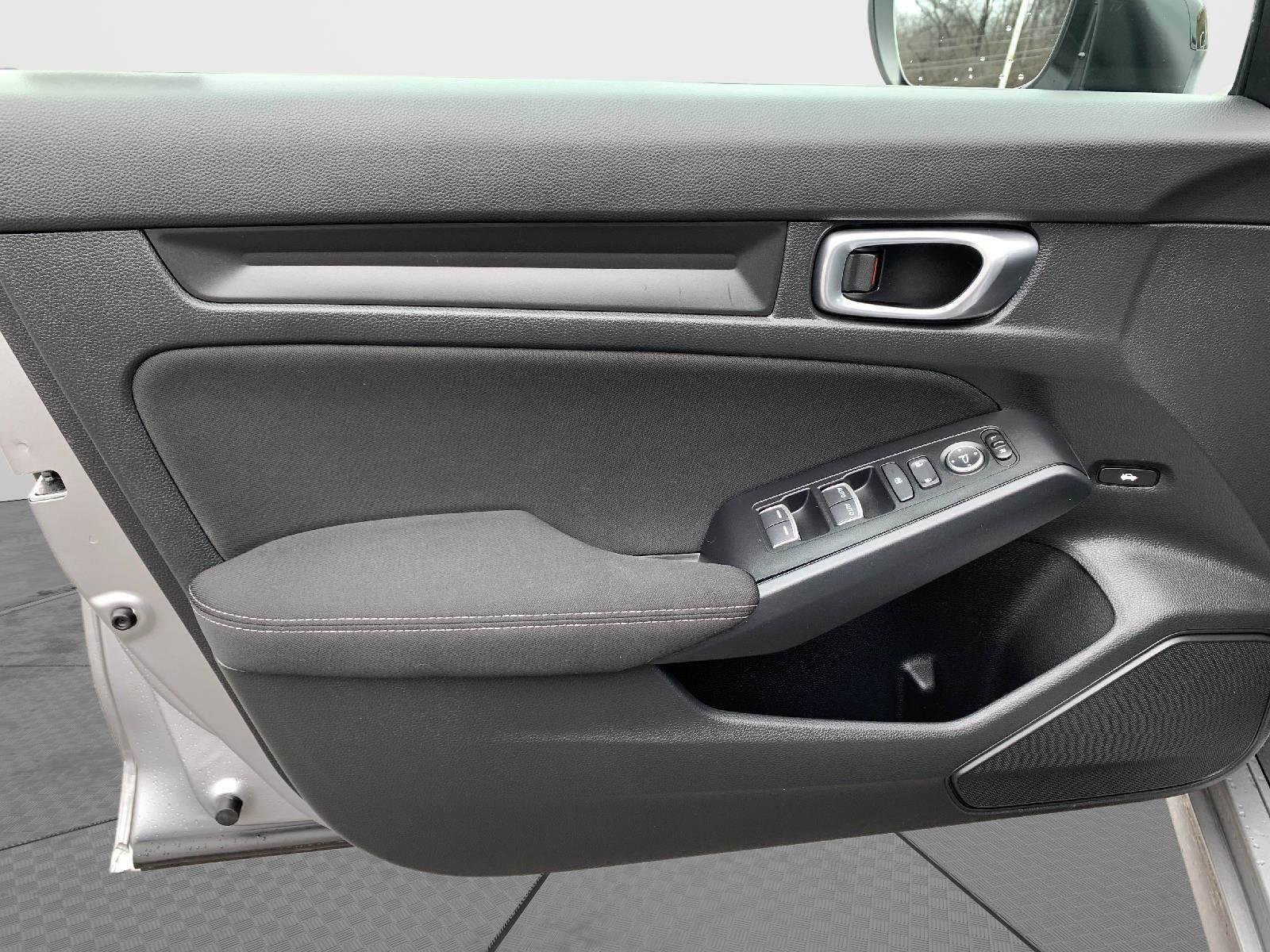 Used 2023 Honda Civic Sport image 11