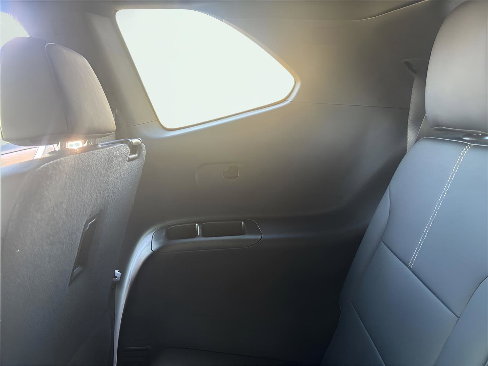 Used 2024 GMC Acadia Elevation image 30