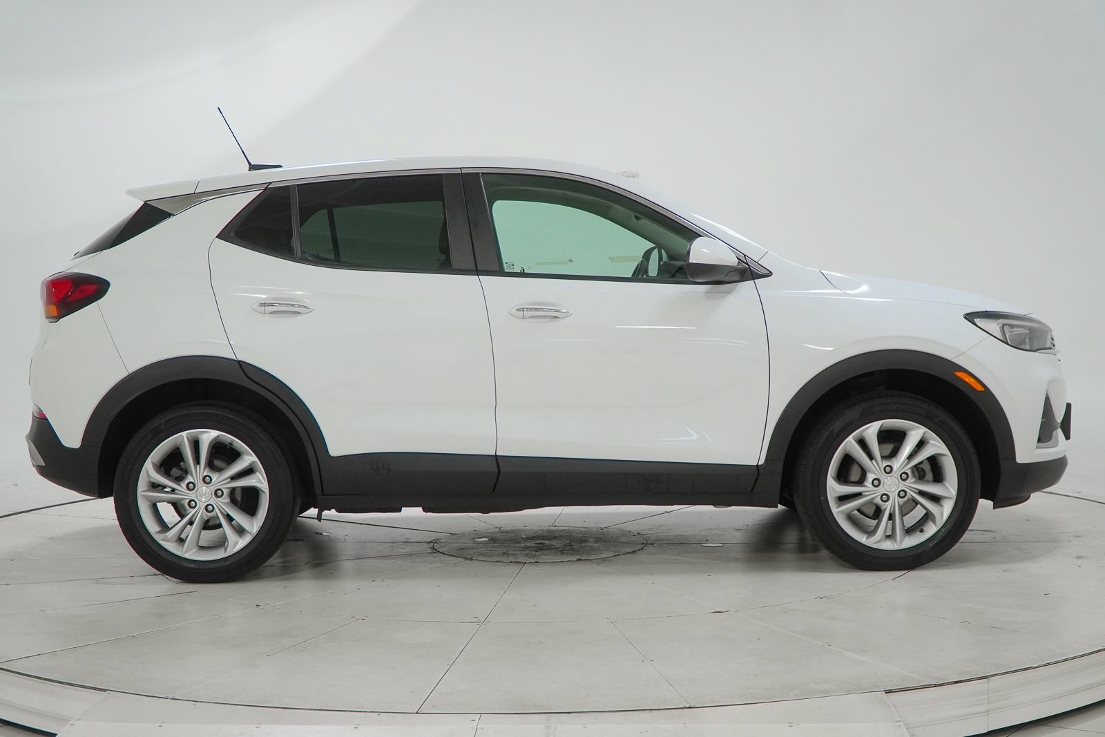 Used 2021 Buick Encore GX Preferred w/ Cold Weather Comfort Package AWD/4WD image 12