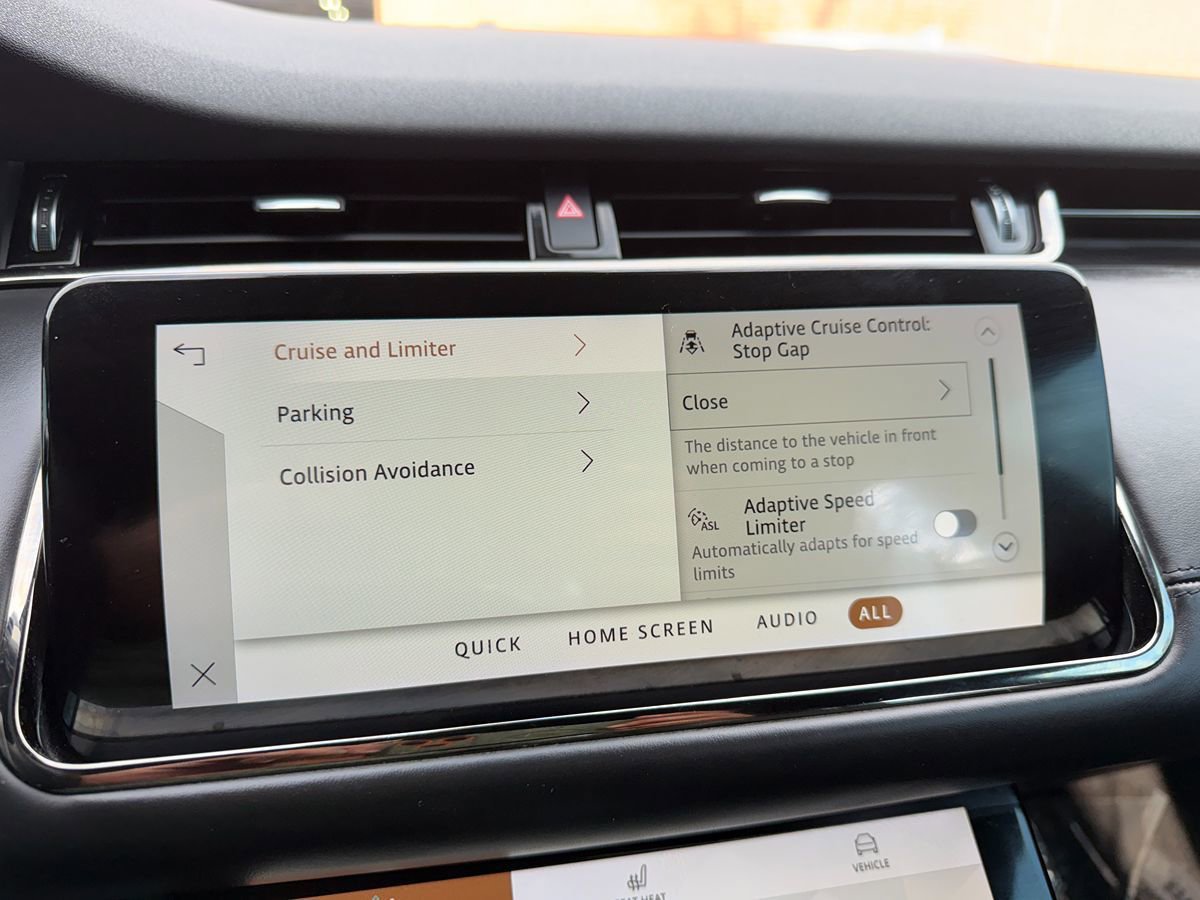 Used 2021 Land Rover Range Rover Evoque R-Dynamic HSE AWD/4WD image 22