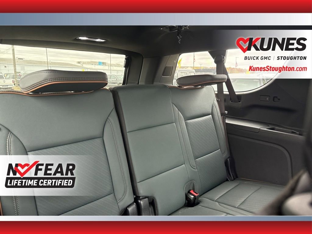 Used 2025 GMC Yukon XL AT4 image 44