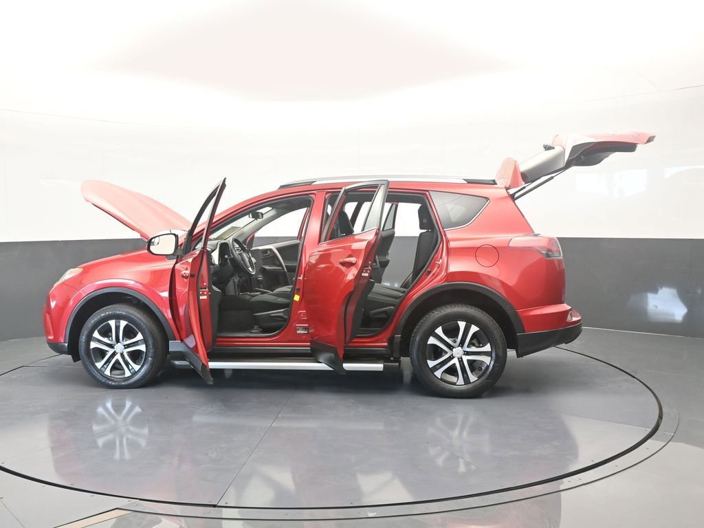 Used 2017 Toyota RAV4 LE image 71