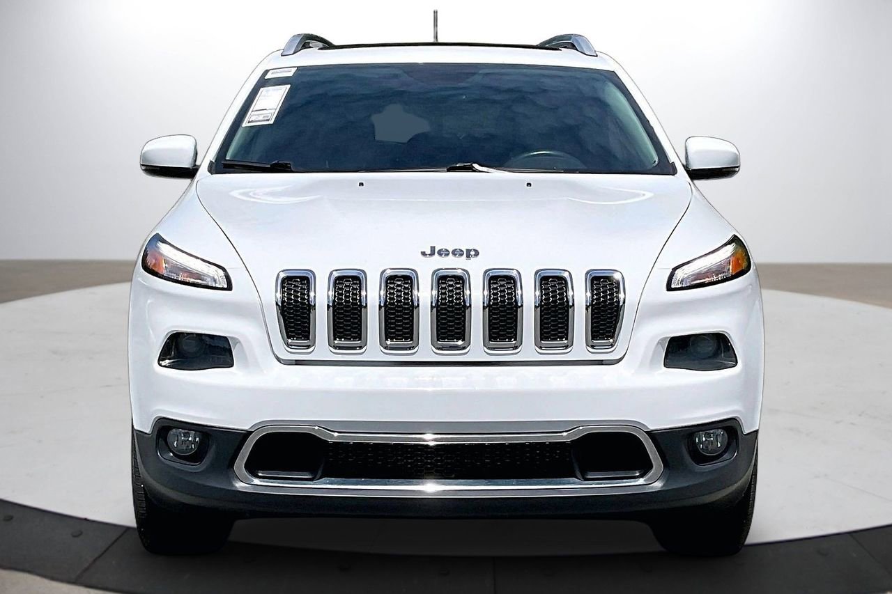Used 2017 Jeep Cherokee Limited AWD/4WD image 3