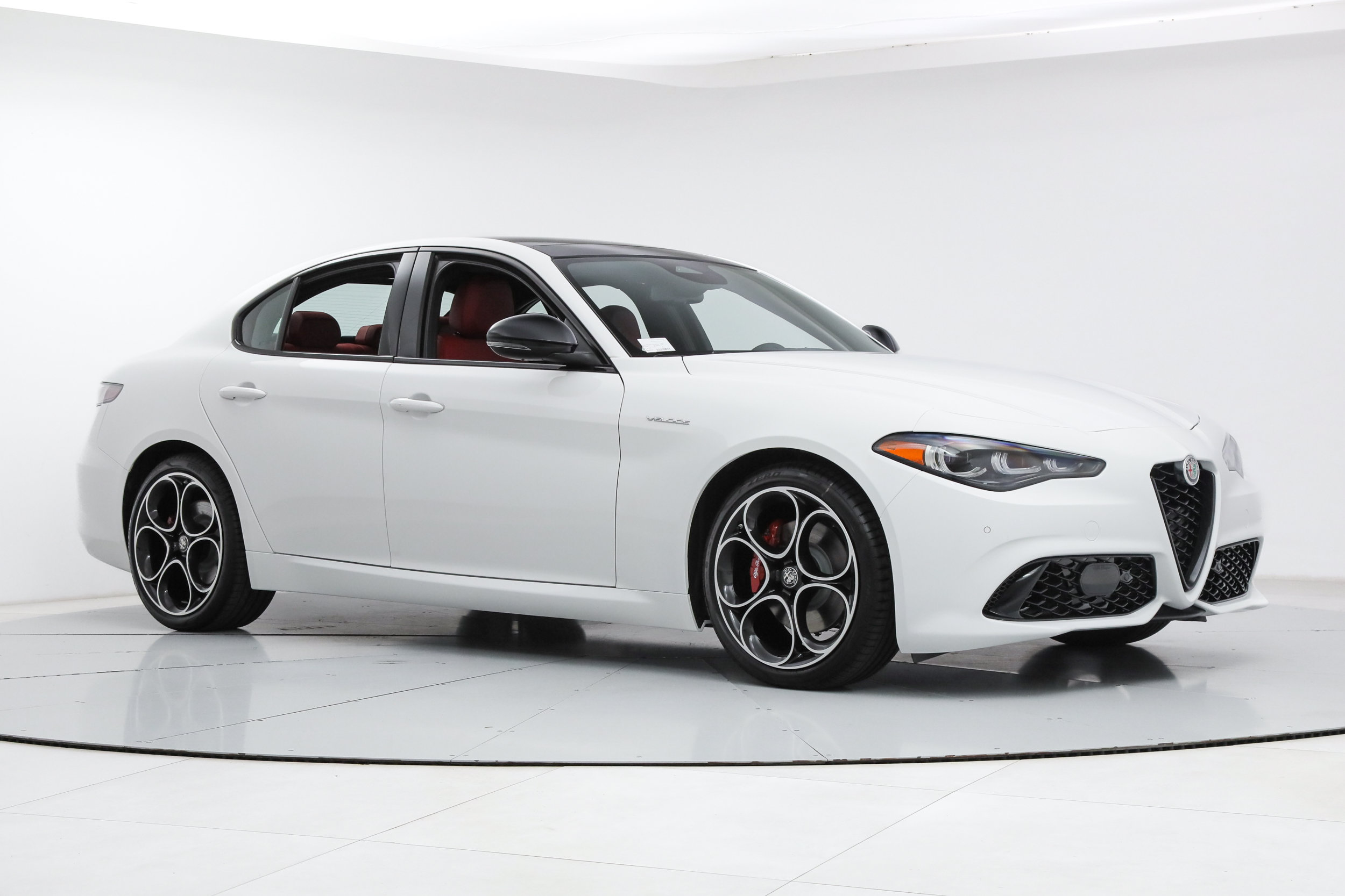 New 2026 Alfa Romeo Giulia w/ Driving Assist Package RWD image 7