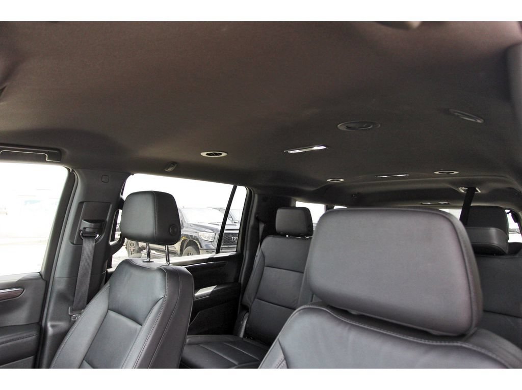 Used 2025 Chevrolet Suburban Z71 AWD/4WD image 28