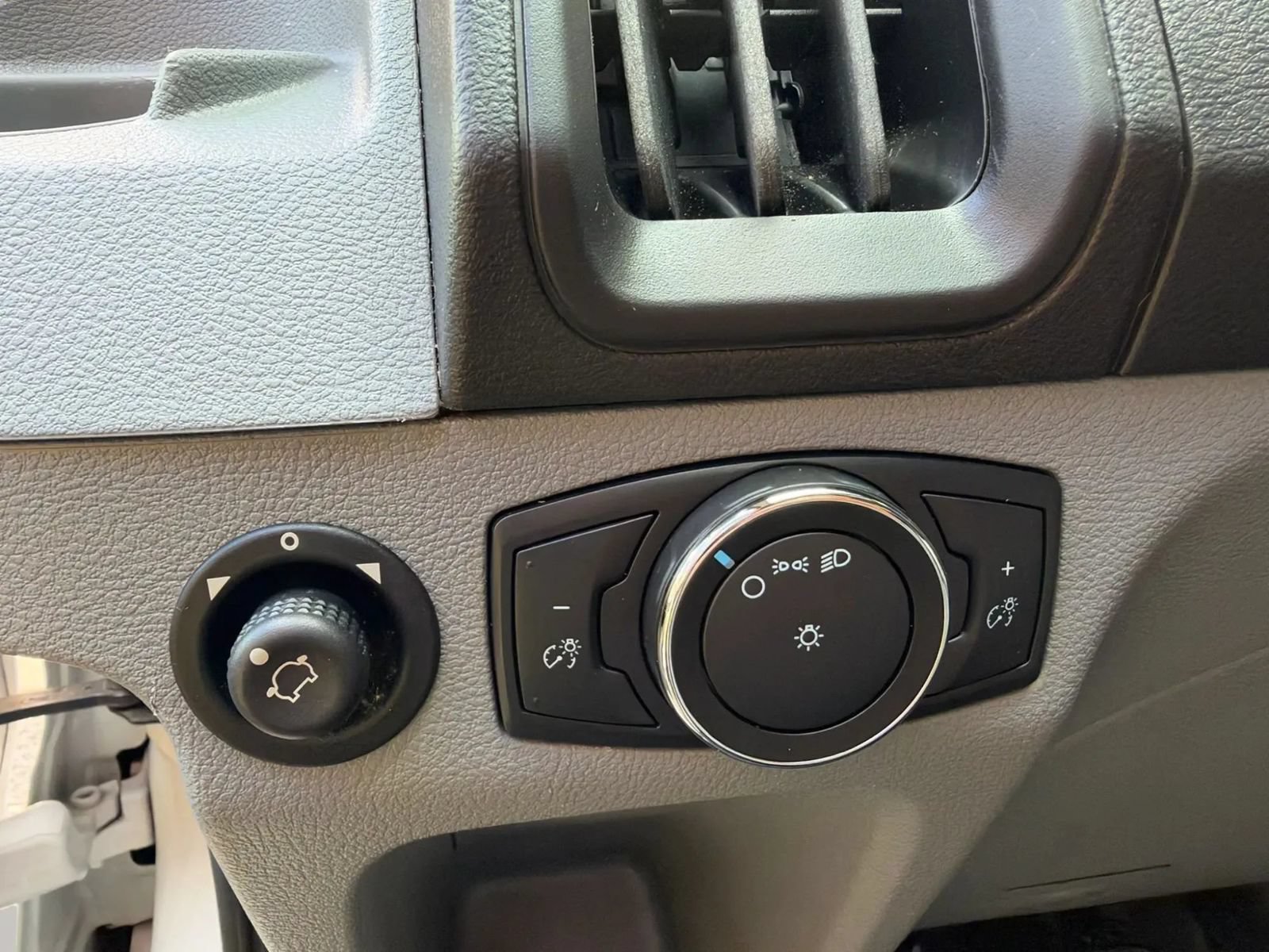 Used 2018 Ford Transit 350 XL RWD image 16