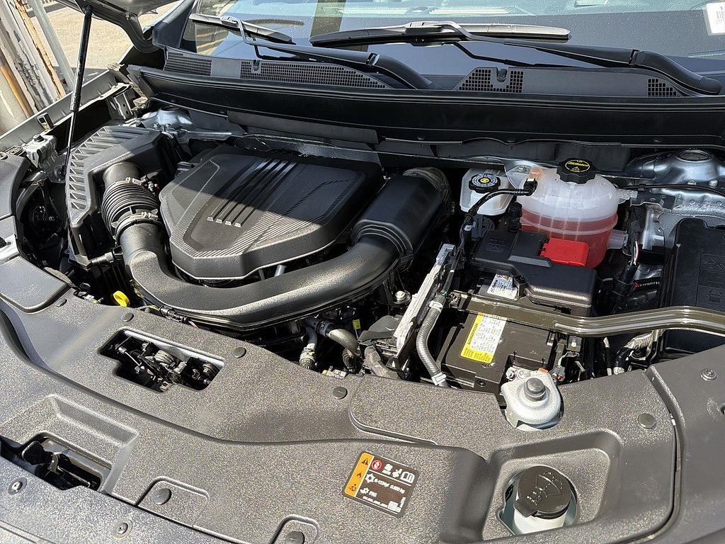 Used 2025 Chevrolet Traverse LT AWD/4WD image 29