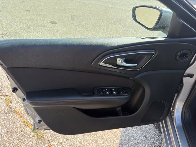 Used 2016 Chrysler 200 Limited w/ Anniversary Edition FWD image 11