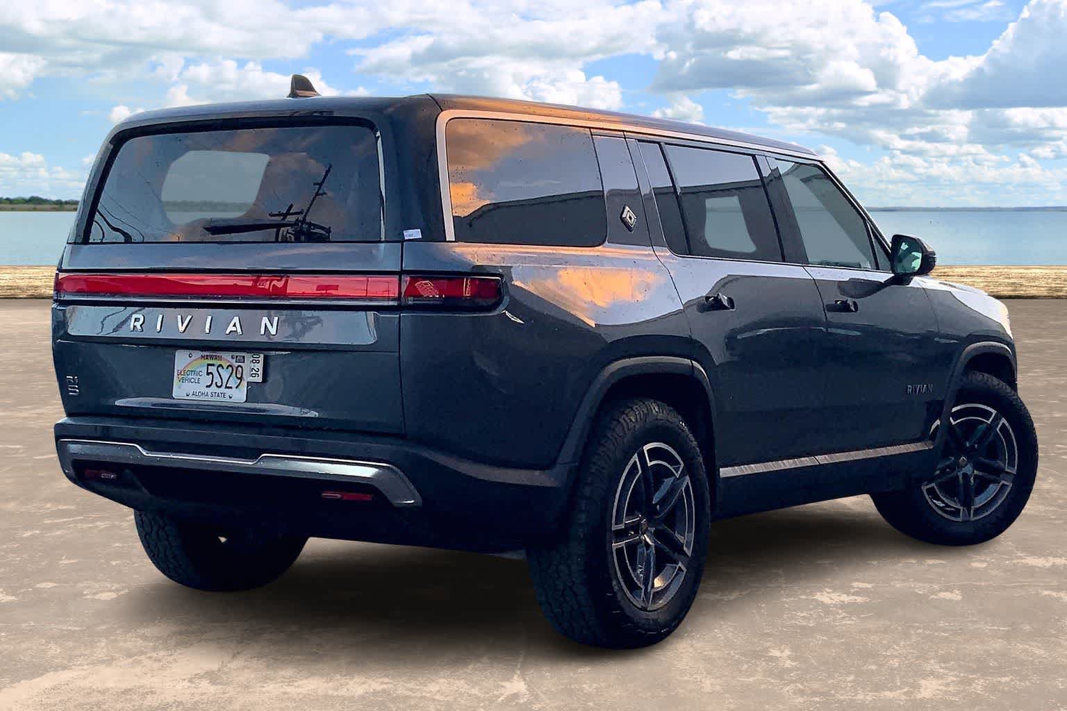 Used 2025 Rivian R1S Adventure Dual AWD/4WD image 22