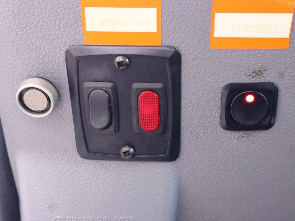 Used 2012 Ford E-450 and Econoline 450 Super Duty w/ PWR Locks & Windows Group RWD image 12