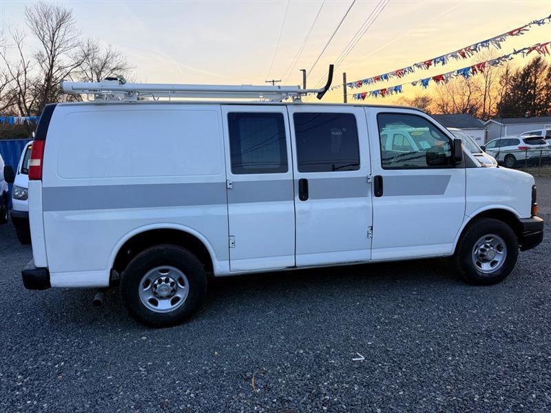 Used 2011 Chevrolet Express 2500 RWD image 8