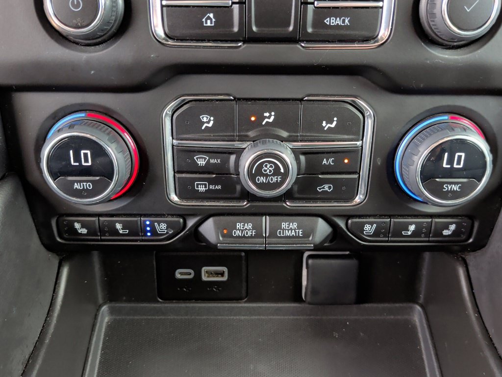 Used 2023 Chevrolet Suburban Premier AWD/4WD image 33