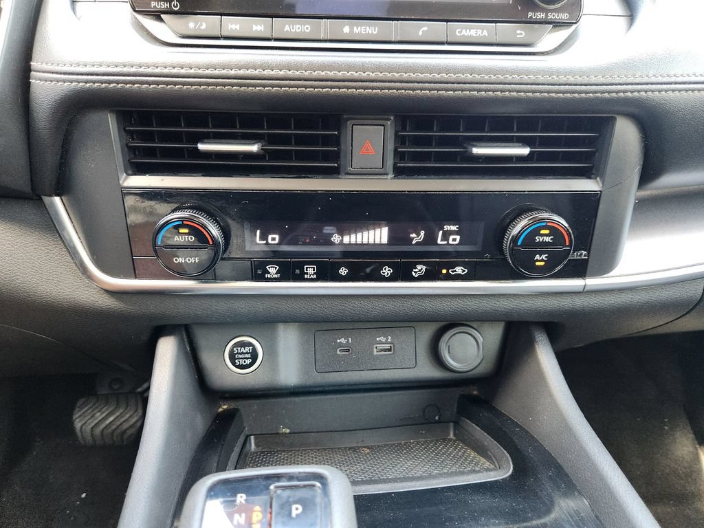 Used 2023 Nissan Rogue SV FWD image 18