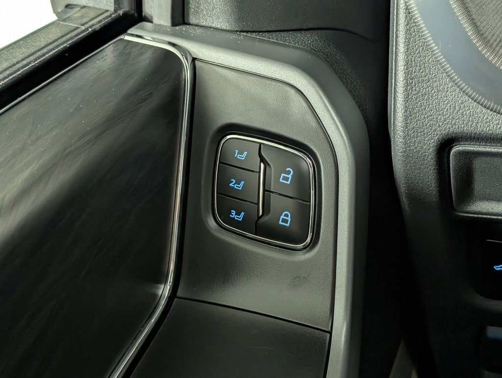 Used 2025 Ford F150 Lariat w/ Equipment Group 502A High image 26