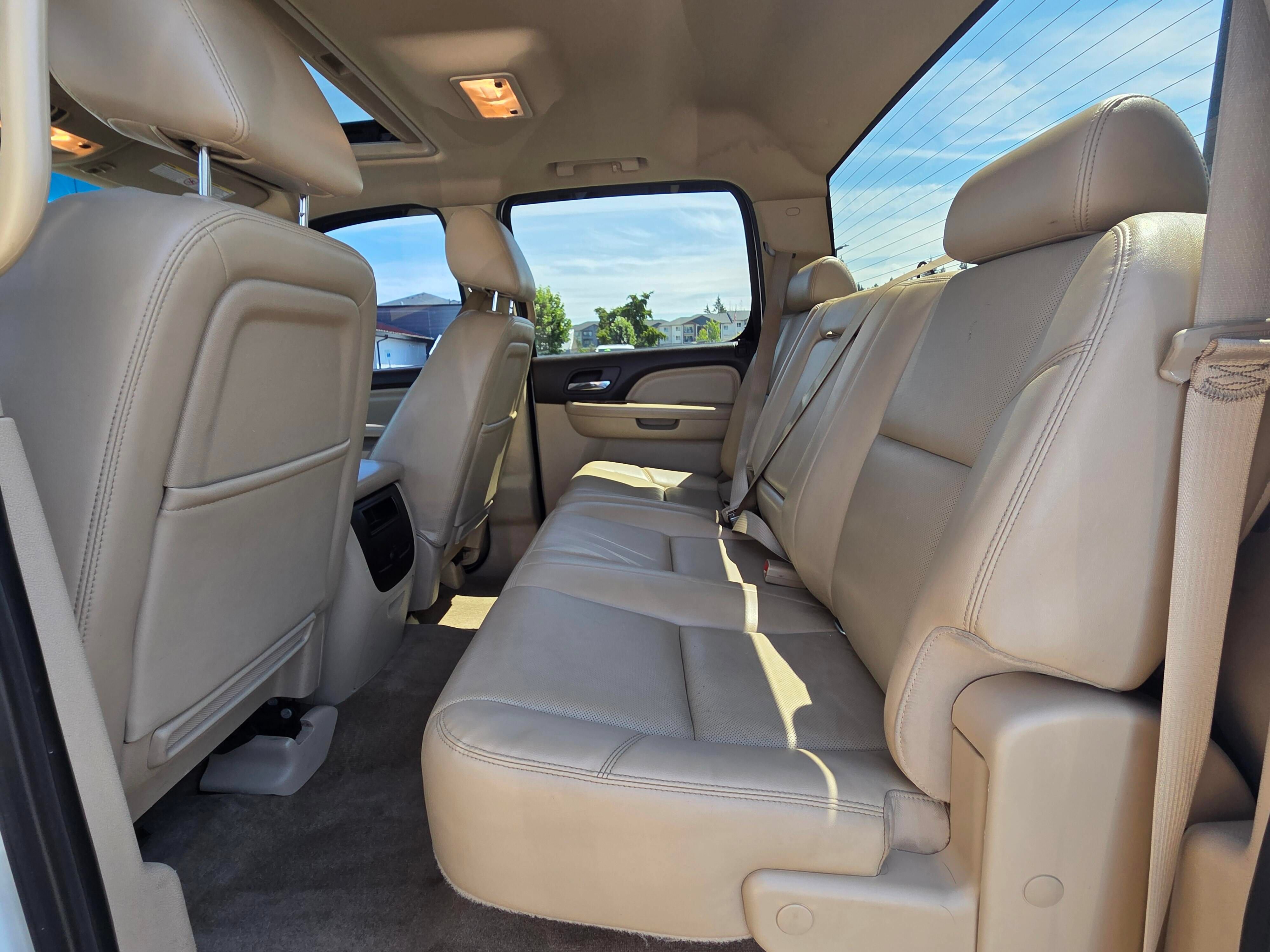 Used 2013 GMC Sierra 2500 Denali w/ Suspension Package, Off-Road AWD/4WD image 26