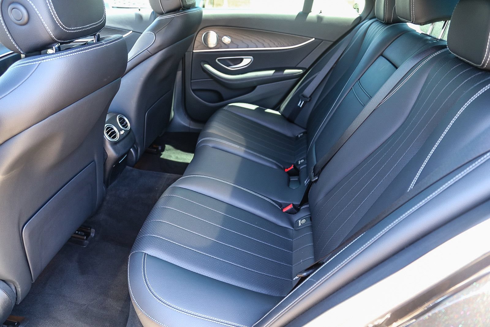 Used 2023 Mercedes-Benz E 350 Sedan image 17