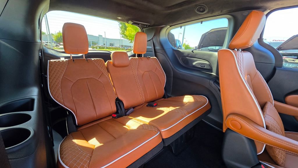 New 2026 Chrysler Pacifica Pinnacle image 15