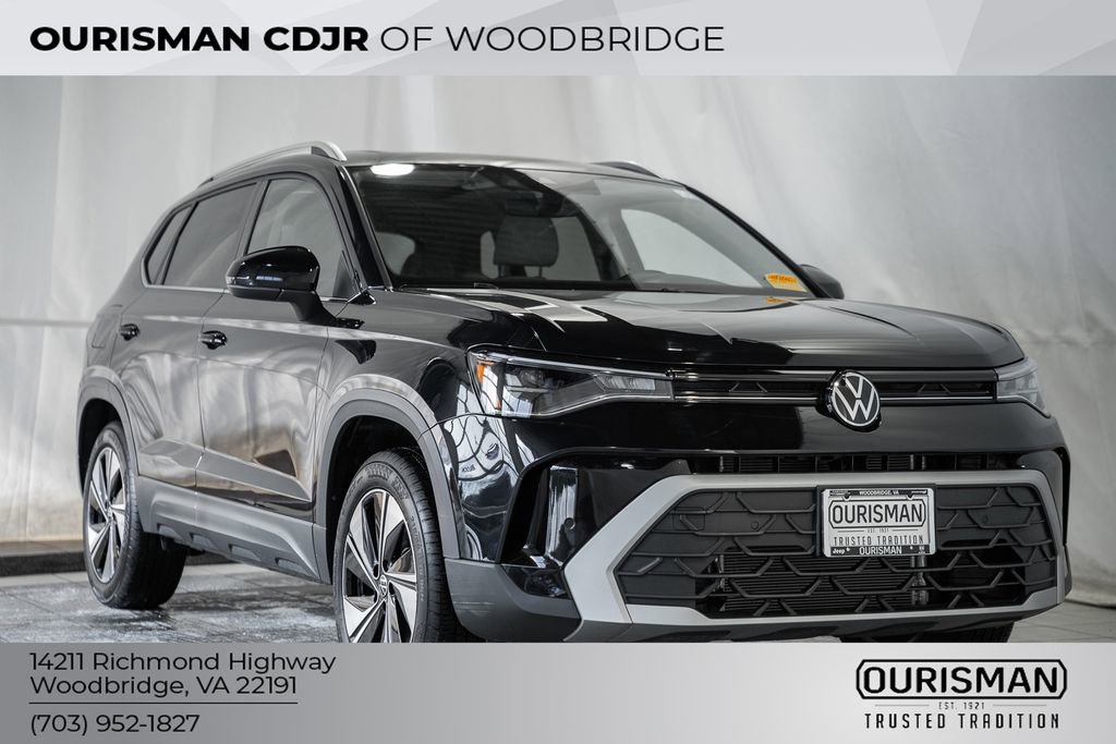 Used 2025 Volkswagen Taos SE w/ Panoramic Sunroof Package image 1