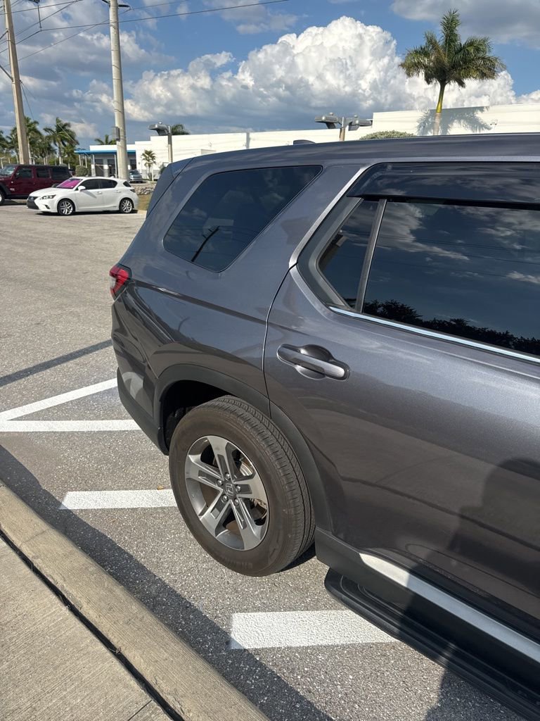 Certified 2025 Honda Pilot EX-L image 9