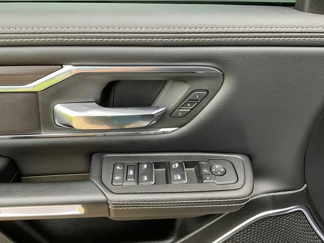 Used 2025 RAM 1500 Laramie AWD/4WD image 15