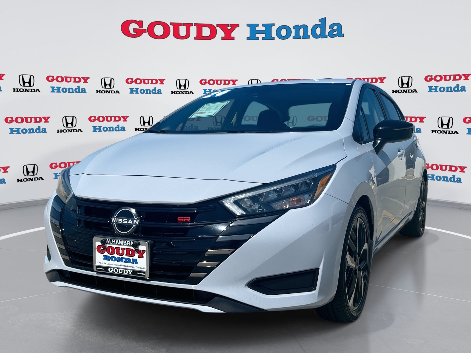 Used 2024 Nissan Versa SR w/ Trunk Package FWD image 1