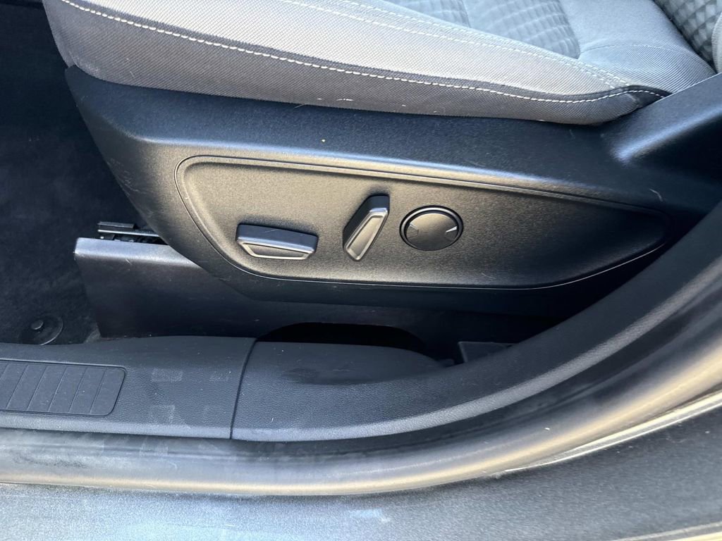 Used 2020 Ford Escape SE AWD/4WD image 19