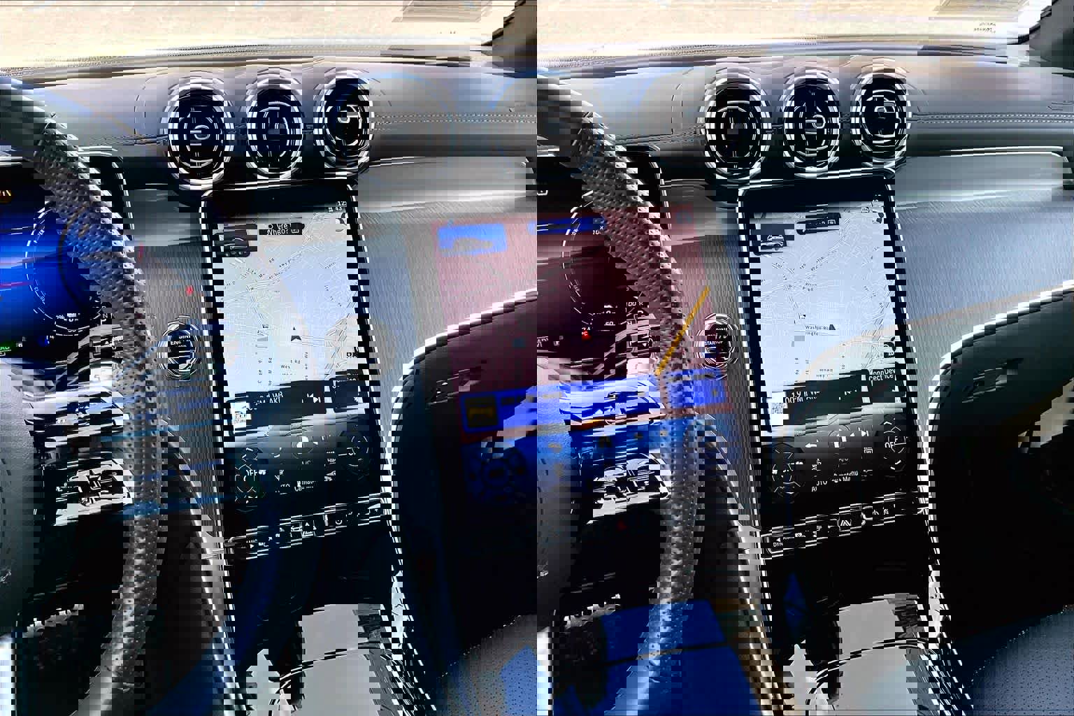 Certified 2025 Mercedes-Benz GLC 350e 4MATIC image 7