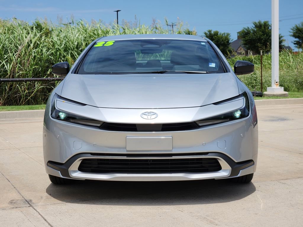 Used 2025 Toyota Prius Plug-In Hybrid FWD image 2