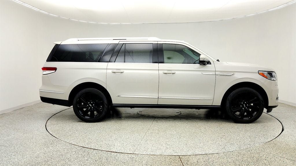 Used 2024 Lincoln Navigator L Reserve AWD/4WD image 4
