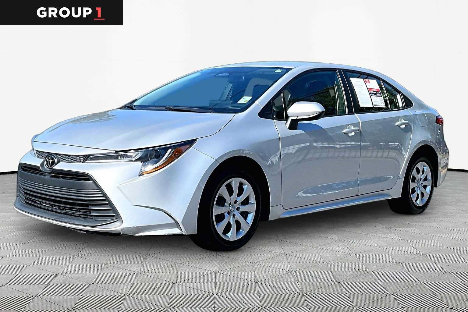 Used 2024 Toyota Corolla LE FWD image 1