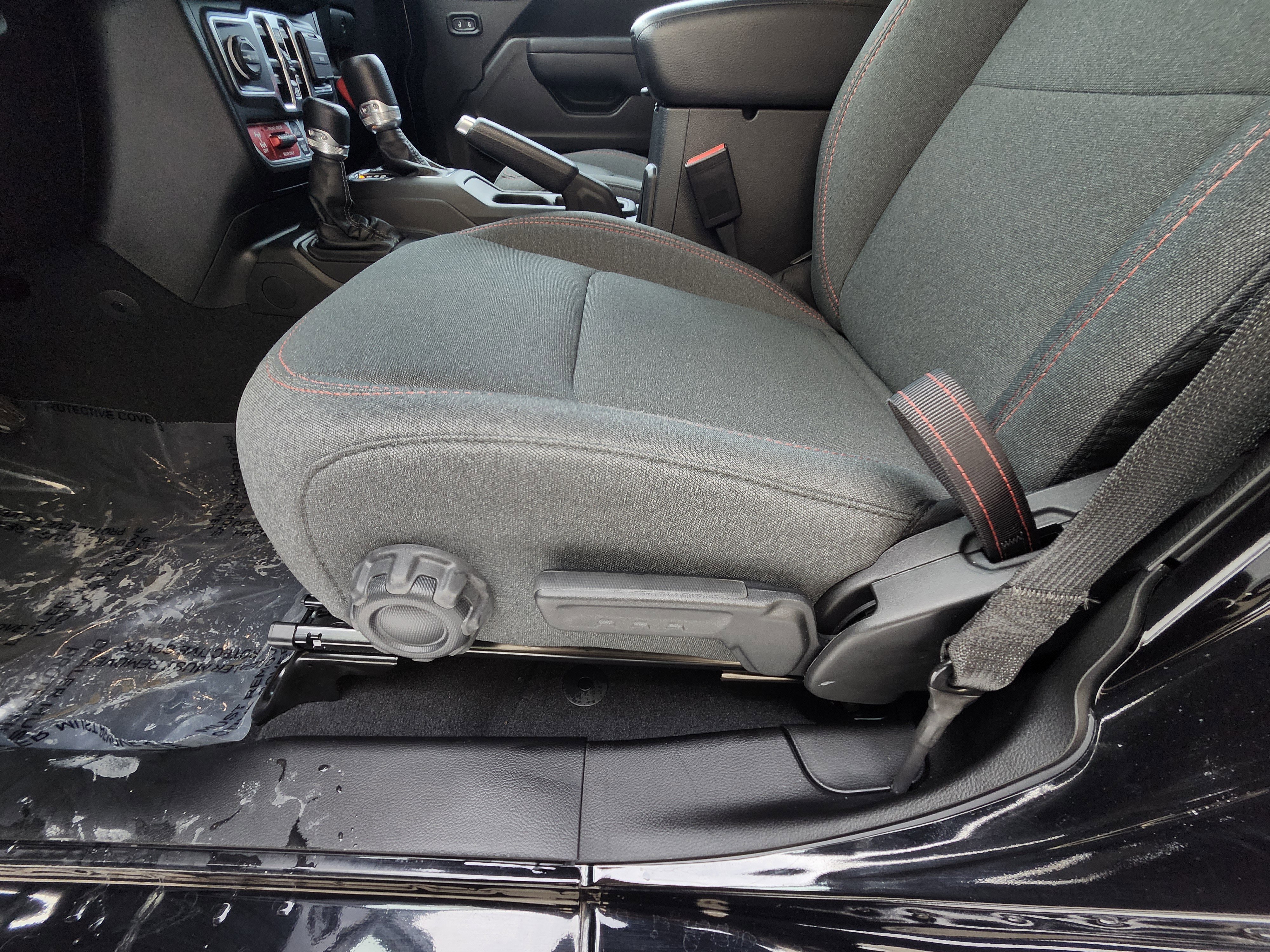 Used 2024 Jeep Wrangler Rubicon w/ Convenience Group image 20