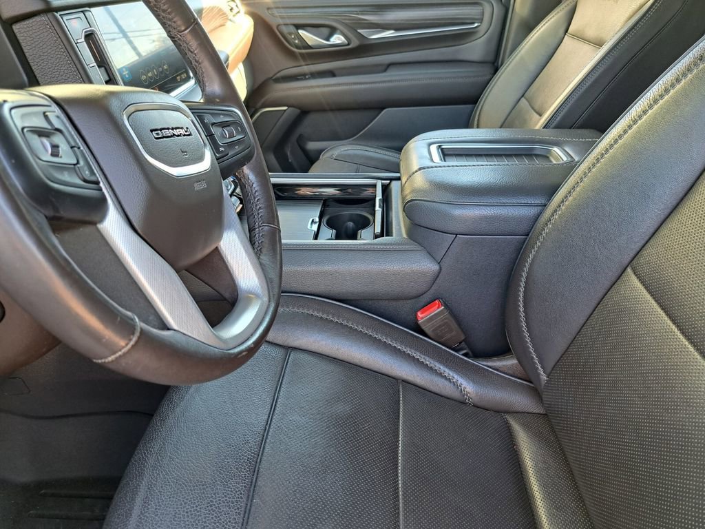 Used 2021 GMC Yukon Denali w/ Denali Premium Package image 19