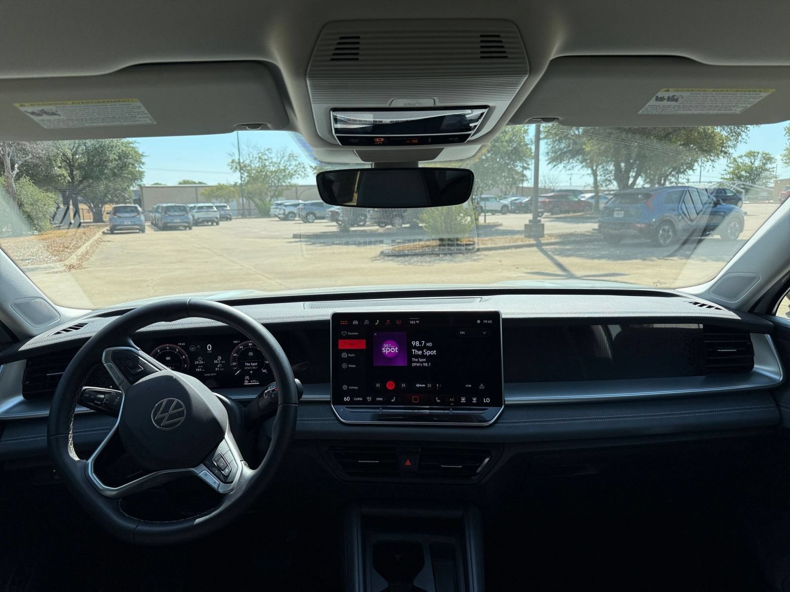 Used 2026 Volkswagen Tiguan SE FWD image 34