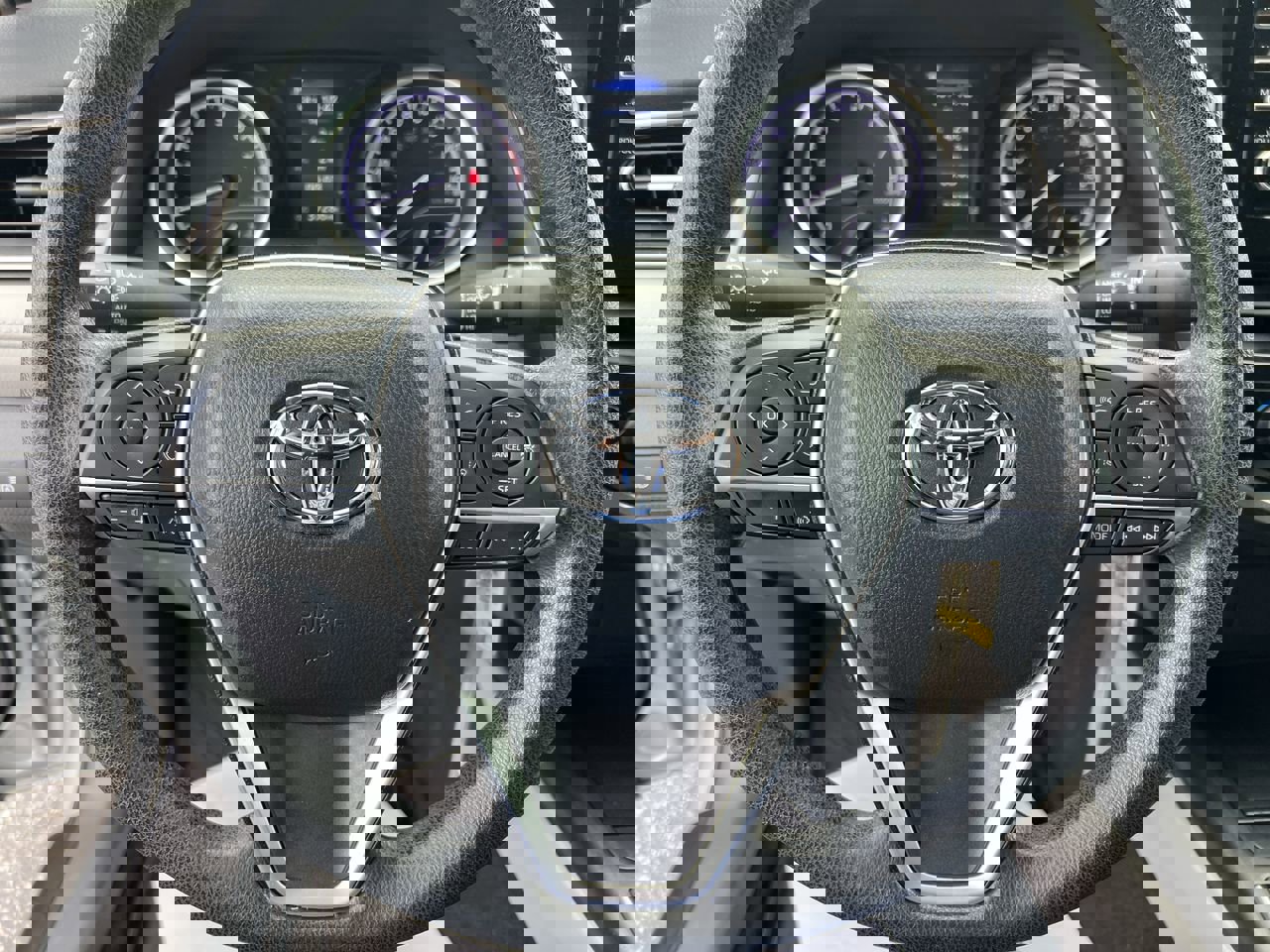 Used 2023 Toyota Camry LE image 18