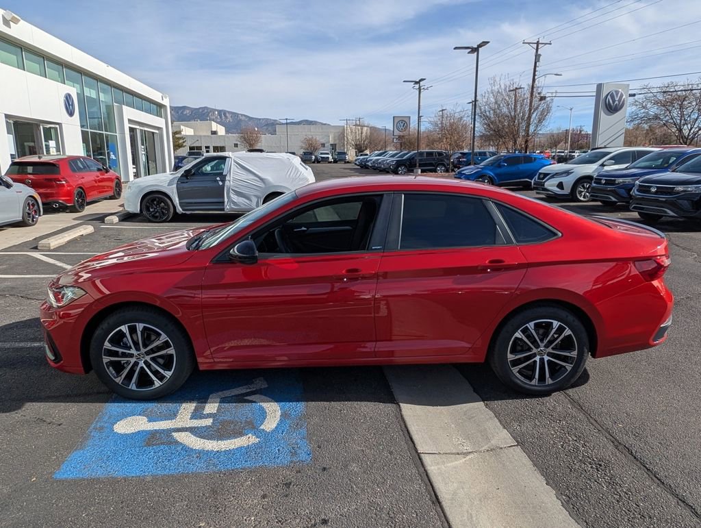 Used 2025 Volkswagen Jetta Sport image 7