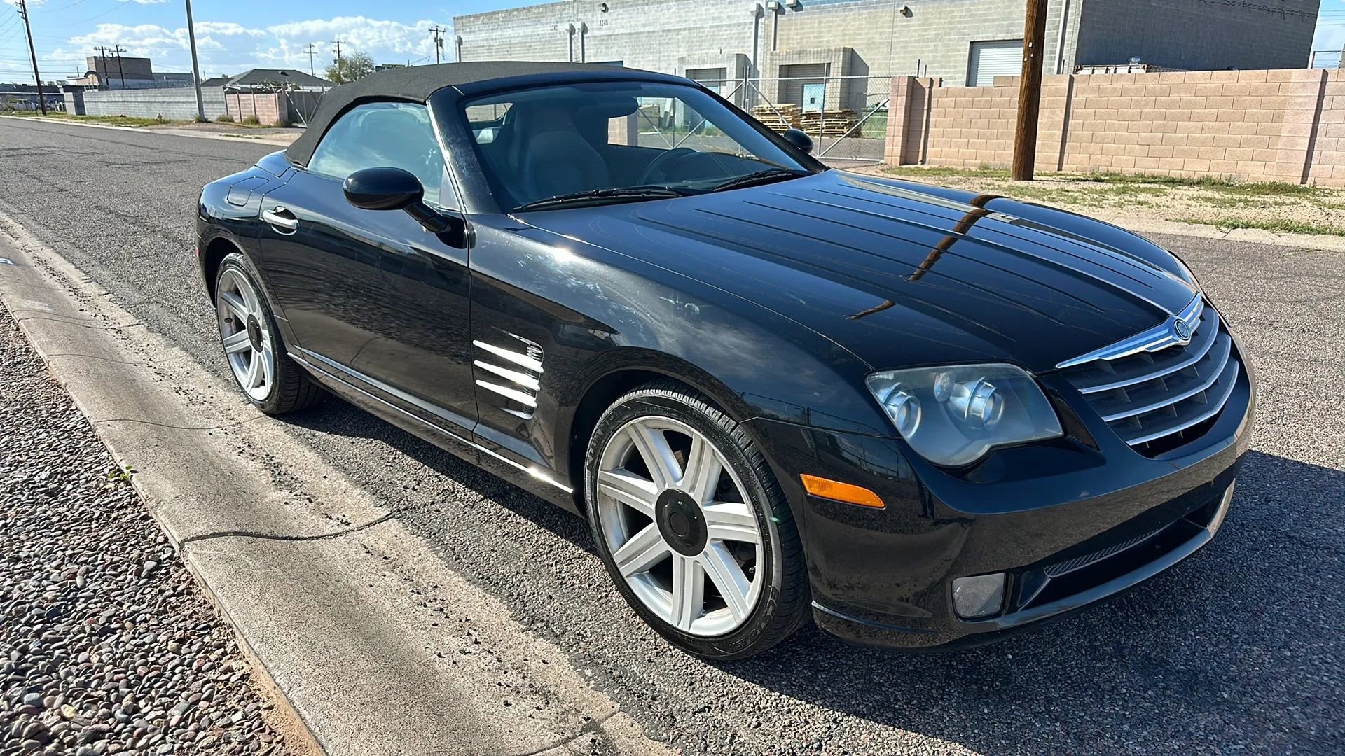 Used 2005 Chrysler Crossfire Limited image 31