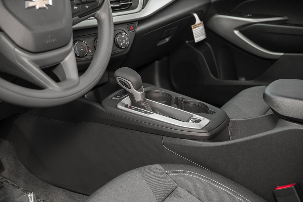 New 2026 Chevrolet Trax LS w/ LS Convenience Package FWD image 27