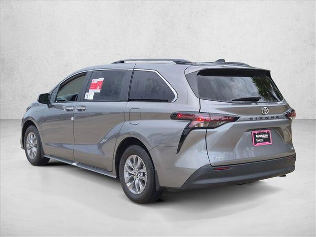 New 2026 Toyota Sienna XLE FWD image 8