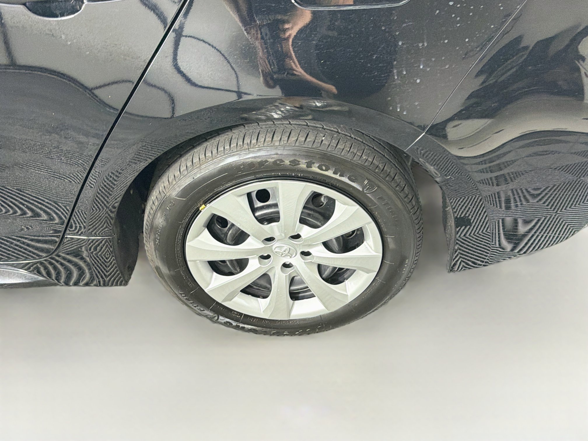 Used 2025 Toyota Corolla LE FWD image 11