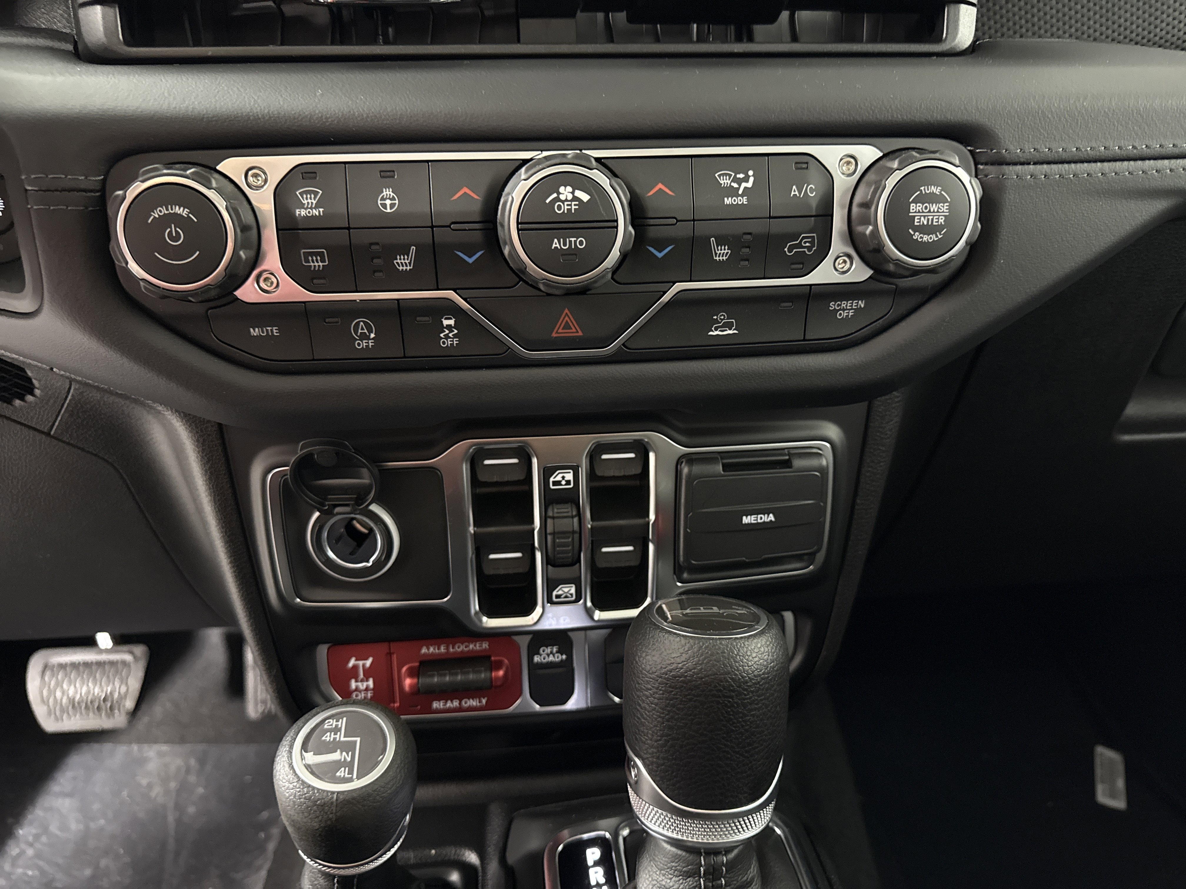 New 2026 Jeep Gladiator Mojave image 23