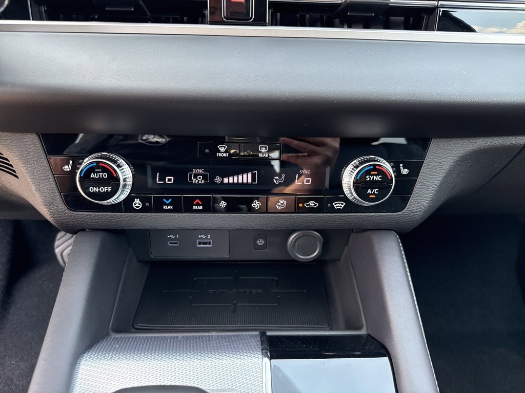New 2025 Mitsubishi Outlander SEL image 29