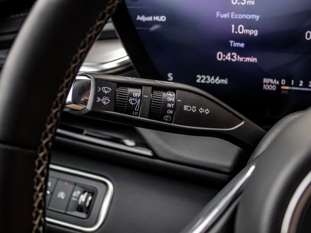 Used 2025 Buick Enclave Avenir w/ Trailering Package, 5000 lbs. image 34