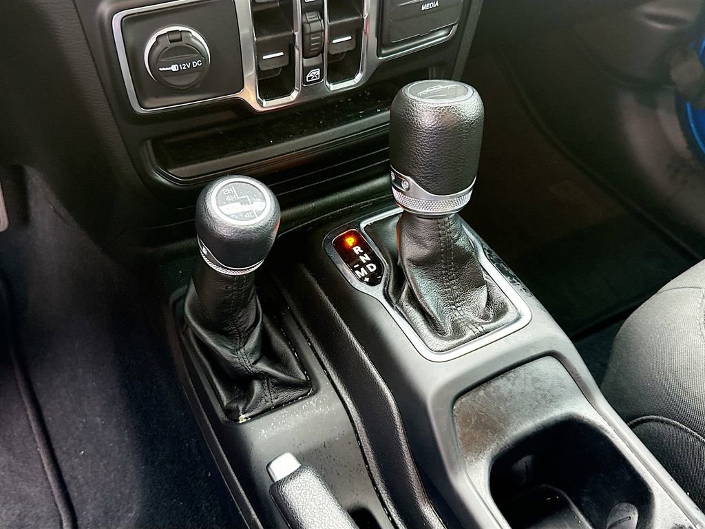 Used 2022 Jeep Gladiator Sport AWD/4WD image 18