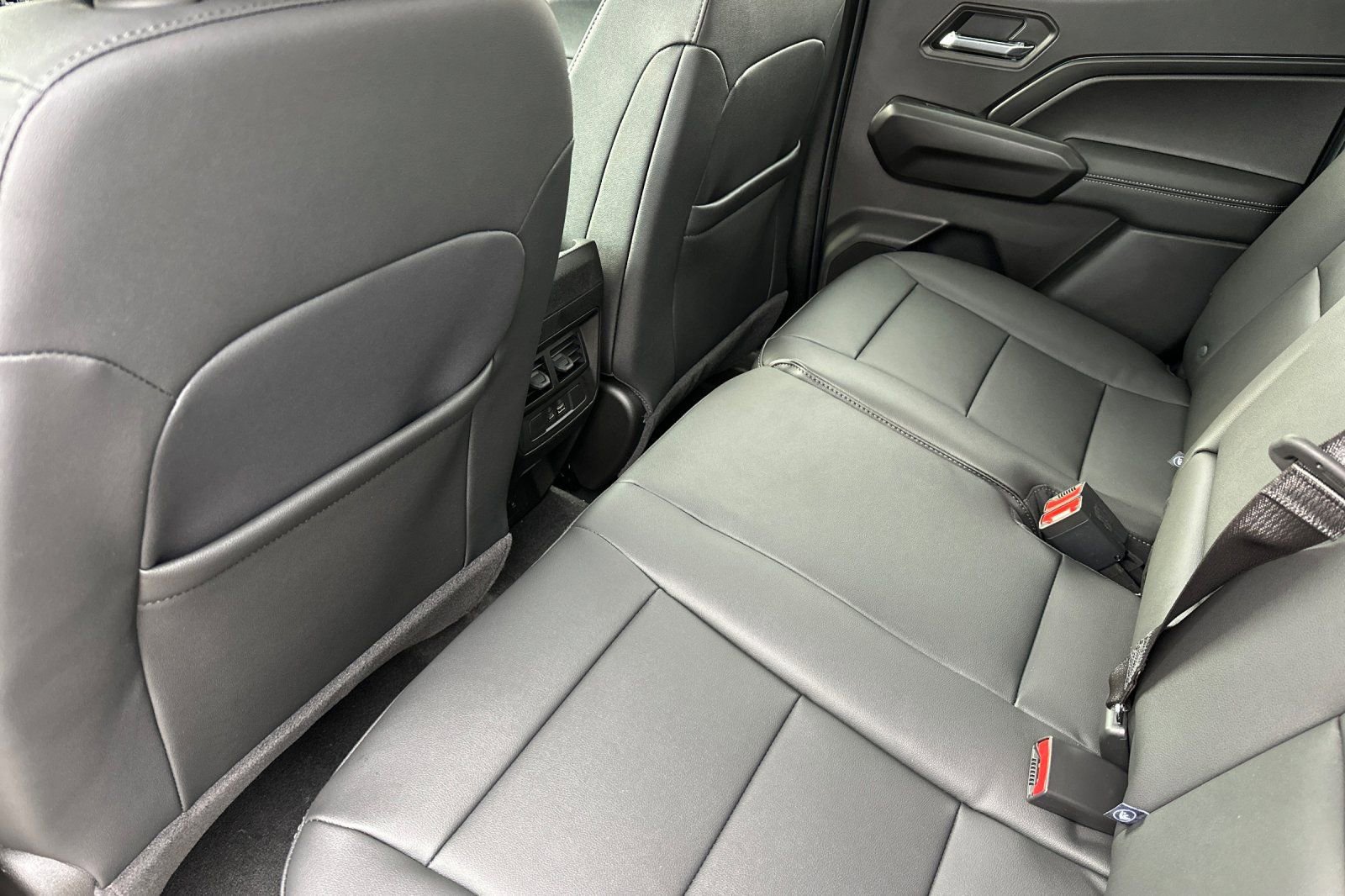 New 2026 GMC Canyon Elevation w/ Convenience Package image 11