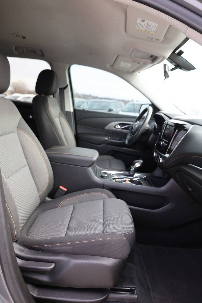 Used 2021 Chevrolet Traverse LS FWD image 15