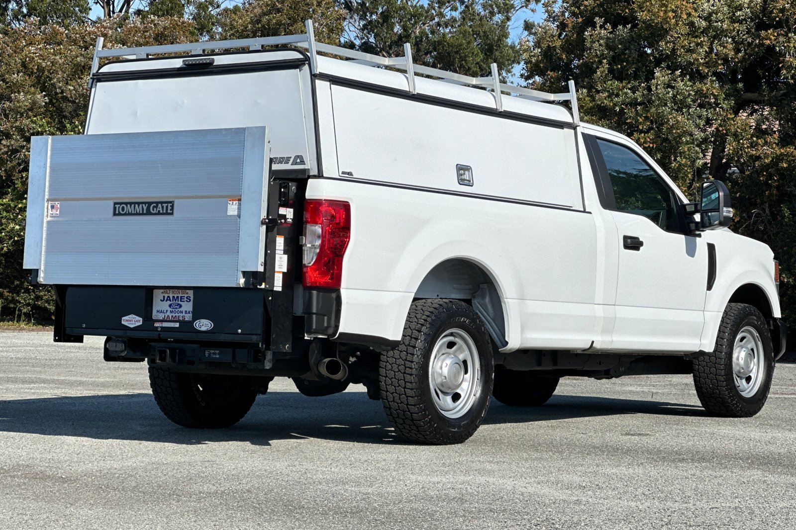 Used 2022 Ford F350 XL w/ Power Equipment Group RWD image 5