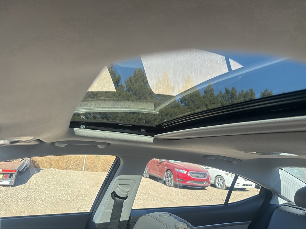 Used 2020 Hyundai Elantra Limited w/ Ultimate Package 03 image 32