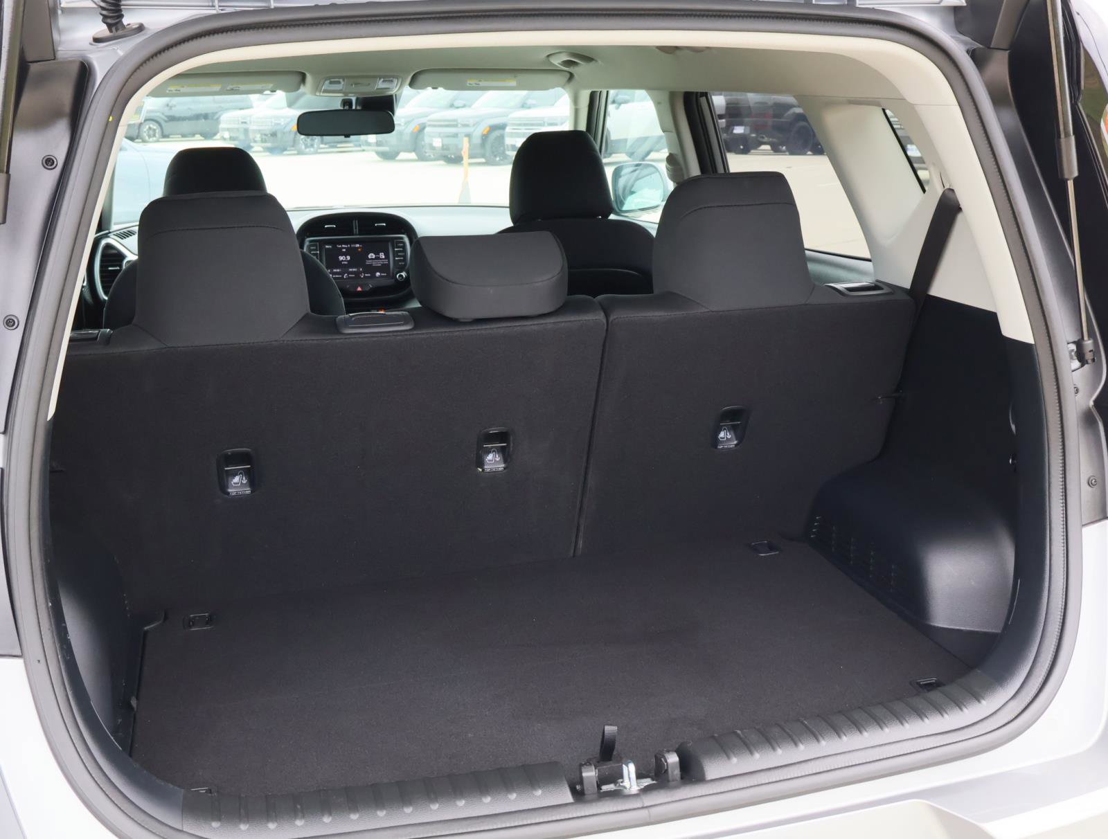 Used 2023 Kia Soul LX w/ LX Technology Package image 20