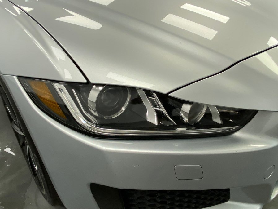 Used 2018 Jaguar XE S image 10