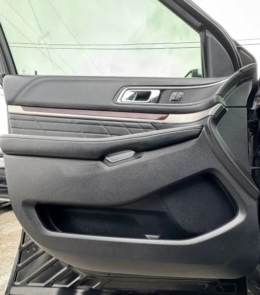Used 2018 Ford Explorer Platinum image 19